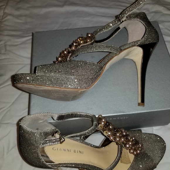 Shoes - Picture 3 of 5